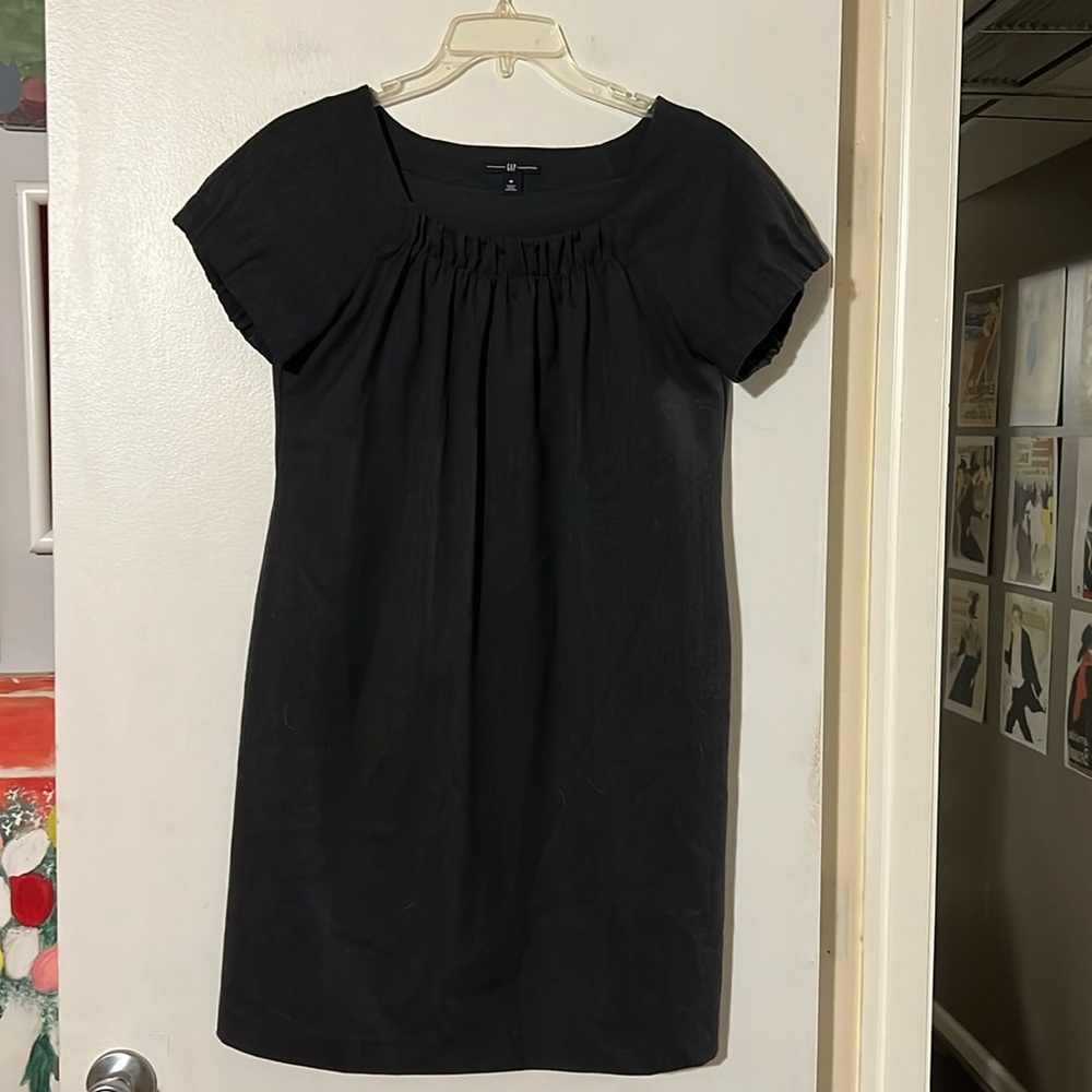 Gap gray cap sleeve dress. Lined.